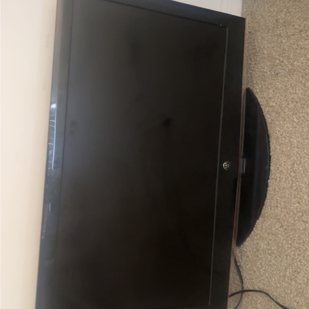 32” tv w/ Amazon fire stick